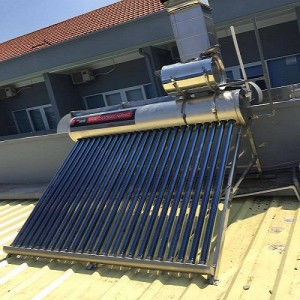 Bình nước phụ giải pháp an toàn cho lắp đặt máy năng lượng mặt trời Sơn Hà